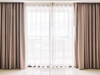 ¿Cómo las cortinas ayudan a tener una temperatura más estable en el hogar?