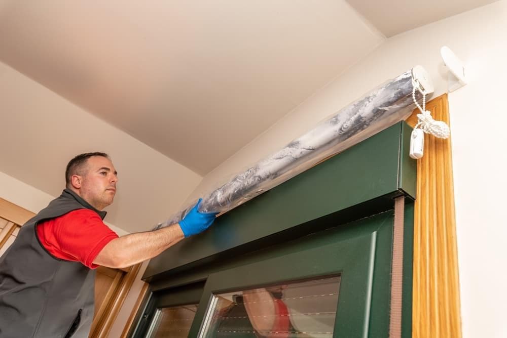 ¿Cómo limpiar tus estores enrollables sin dañarlos?