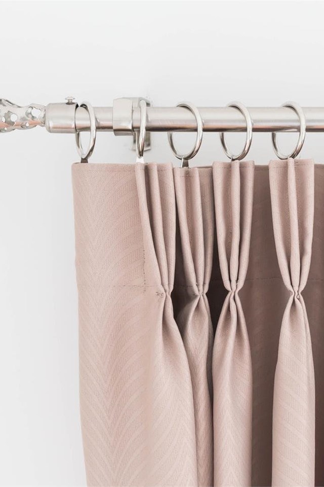 Cortinas con ojales vs. con riel