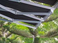 ¿Cuáles son las características y beneficios de los toldos vela?